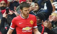 United's Carrick out for the season, confirms Van Gaal