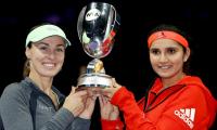 Sania-Martina bag 9th title of the year! Congratulate them!