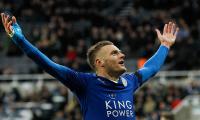 Leicester's Vardy is football writers' player of the year!