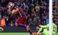 Suarez agrees new contract with Barcelona to 2021