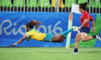 Rugby: Australia clinch inaugural women's sevens gold