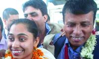 WATCH! Dipa gets a hero's welcome in return to India