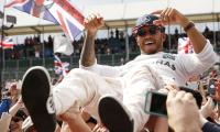 Hamilton urges fans not to boo Rosberg