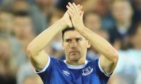 Everton manager hails 'perfect player' Barry