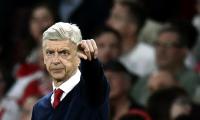 Wenger tells Arsenal to be brave against Man City