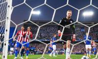 Controversial Griezmann penalty gives Atletico edge over Leicester