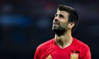 Catalan Pique jeered by fans at Spain training session