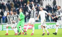 Football Briefs: Unconvincing Juve keep up the pressure on Napoli