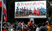 World soccer toasts Thai cave boys' rescue