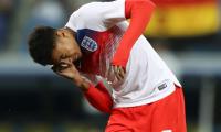 World Cup Diary: Gnats swarm players during Tunisia v England game