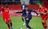 Soccer Extras: Dijon stun sloppy PSG 