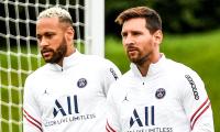 Messi still made to wait for PSG debut