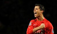 It's official! Ronaldo moves back to Manchester United