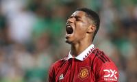 Europa League: United win; fireworks halt Berlin game