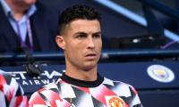 Rooney urges out-of-favour Ronaldo to stay patient