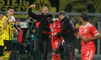 Bayern's Davies suffers skull contusion