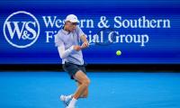 Sinner stretches winning streak; Sabalenka advances