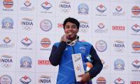 Teen Desinghu sets new Indian record in the pool