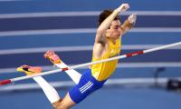 PIX: Duplantis wins third straight World indoor gold