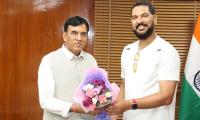 What's Yuvraj Singh planning with the Sports Minister?