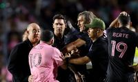 Security guard tackles Messi during Inter Miami match