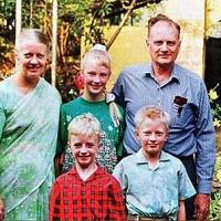 Missionary Graham Staines with his family