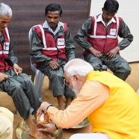 Things haven't changed for conservancy workers in India. In 2019 Modi washed their feet