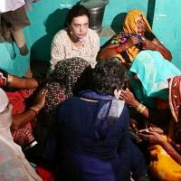Priyanka Gandhi met the family of the Hathras rape victim