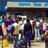 Migrants at LTT buying tickets to leave Mumbai