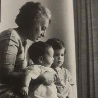 Indira Gandhi with Rahul and Priyanka