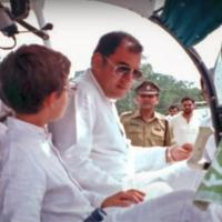 A young Rahul with his father Rajiv Gandhi