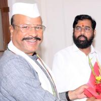 Maha CM with minister Abdul Sattar