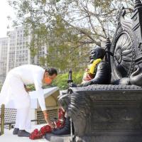 Uddhav Thackeray offers prayers at the bust of Shivaji Maharaj