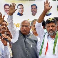 Congress chief Mallikarjun Kharge and Karnataka deputy CM DK Shivakumar/File image