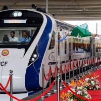 Modi flags off a Gandhinagar-Mumbai Vande Bharat train
