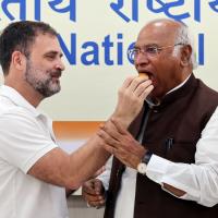 Congress chief Mallikarjun Kharge and party leader Rahul Gandhi/File image