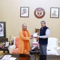 Chairman of Mahindra Group Anand Mahindra met with UP CM Yogi Adityanath/Twitter