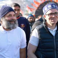 Rahul Gandhi and NC leader Omar Abdullah during Bharat Jodo Yatra in Banihal/@INCIndia/Twitter