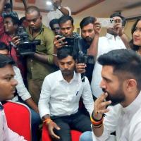 Chirag Paswan meets migrant labour from Bihar, Chennai, March 6, 2023/LJP4India/Twitter