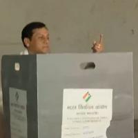 Sarbananda Sonowal votes