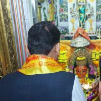 Devendra Fadnavis at the Mumbadevi temple