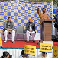 AAP protests against the Chandigarh mayoral polls