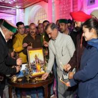 Himachal CM Sukhvinder Singh Sukhu lights 'diya' at his home to mark Ram temple event/ANI Photo