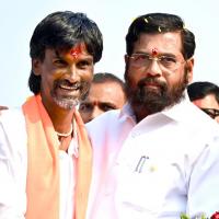 Maharashtra CM Eknath Shinde, (right) with quota activist Manoj Jarange Patil/File image