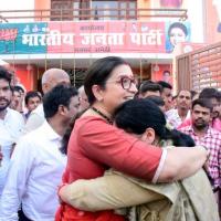 Smriti Irani hugs an emotional BJP worker as she trailed and then lost Amethi