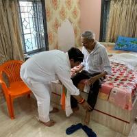 BJP candidate Arjun Singh seeks blessings of TMC veteran Mukul Roy/Courtesy Arjun Singh on X