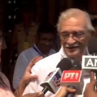 Lyricist Gulzar and his daughter and filmmaker Meghna vote in Mumbai
