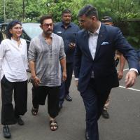 Aamir Khan arrives with Kiran Rao to pay tributes to Ratan Tata