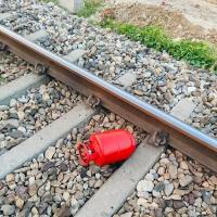 The cylinder lying on railway track near Dhandhera in Uttarakhand/ANI on X