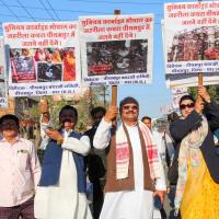 Congress supporters under the banner of Pithampur Bachao Samiti, protest against the decision to dispose of hazardous waste from the Union Carbide factory at the treatment storage disposal facility in Pithampur, Bhopal/ANI Photo